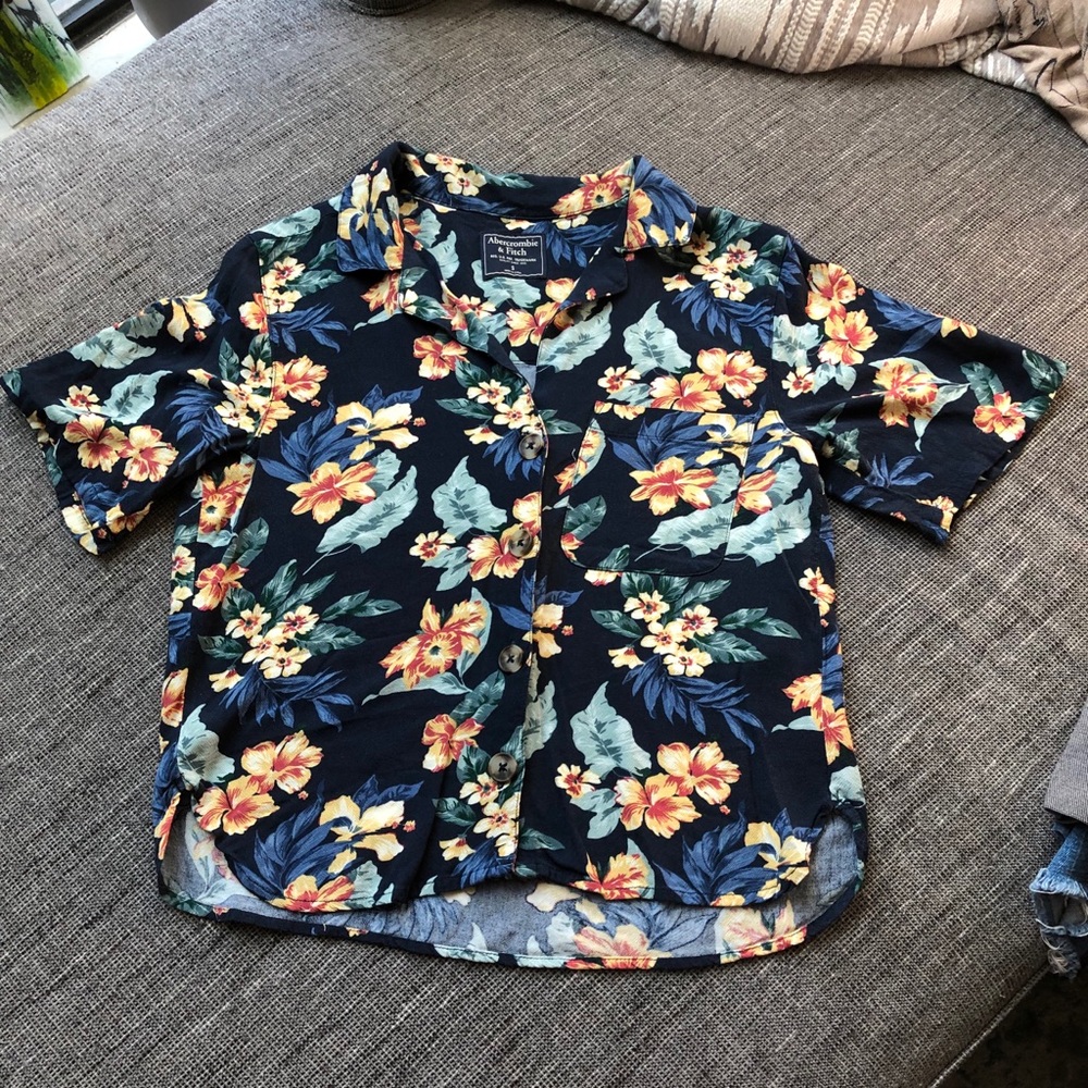 Abercrombie and Fitch cropped button-up shirt